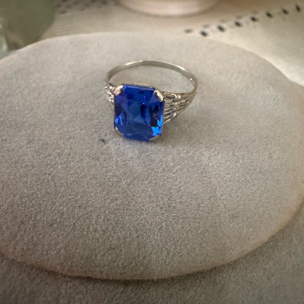 Vintage 14k White Gold with Blue Stone  Ring